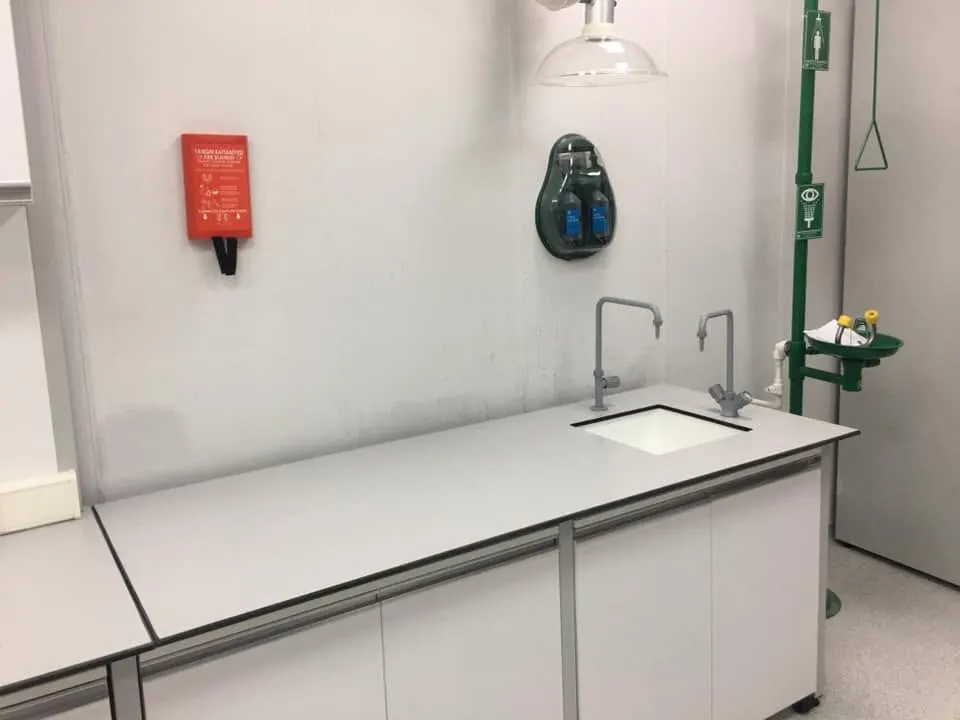 Hyundai installation and assembly photograph 12